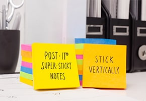 Post-it® Super Stick Notes stick vertically